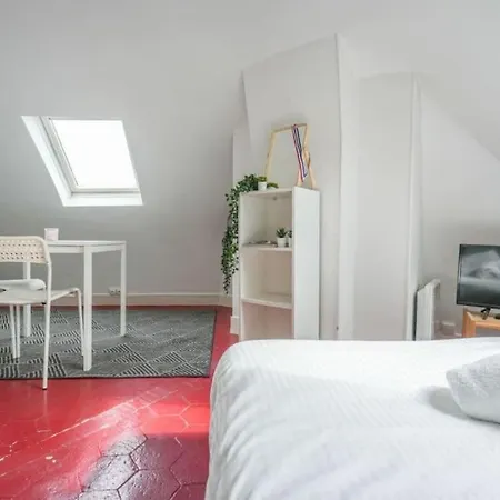 Apartment Studio With Pantheon View